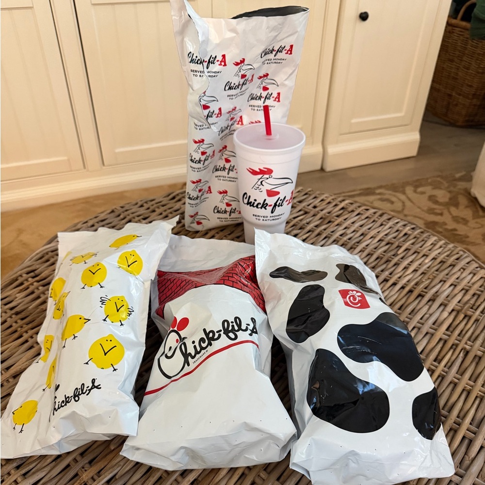 New - Full Set - Chick-fil-A Collector's Cups Doodles, 1967, Lemon Chicks, Cows